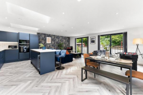 Stunning Large Leeds Apartment - Parking
